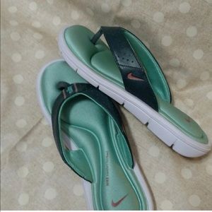 NIKE Flip flops  CUSHIONED